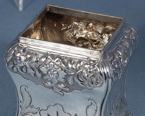 A George IV silver tea caddy and cover, by Thomas Blagden & Co, height 140mm, weight 8oz/249grams.